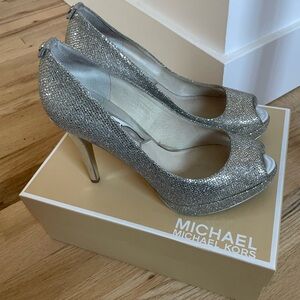 Michael Kors York Peep Toe Heels 🔥